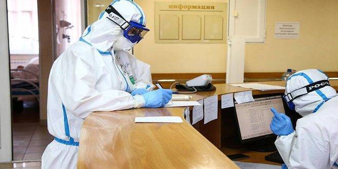 روسيا تسجل انخفاضاً جديداً بعدد الإصابات اليومية بكورونا