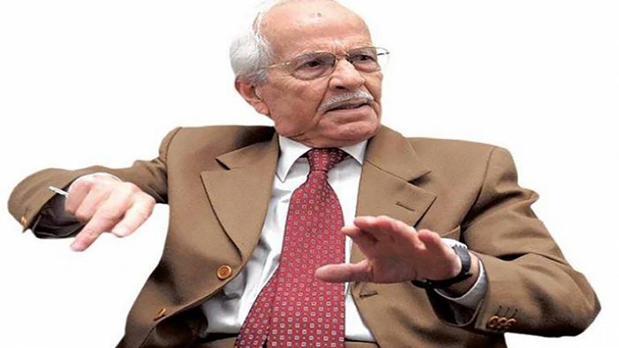 وفاة الفنان الجزائري محمد حلمي عن عمر يناهز الـ 90 عاماً