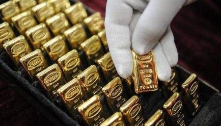 الذهب يهبط بعد ارتفاع عوائد السندات الأمريكية