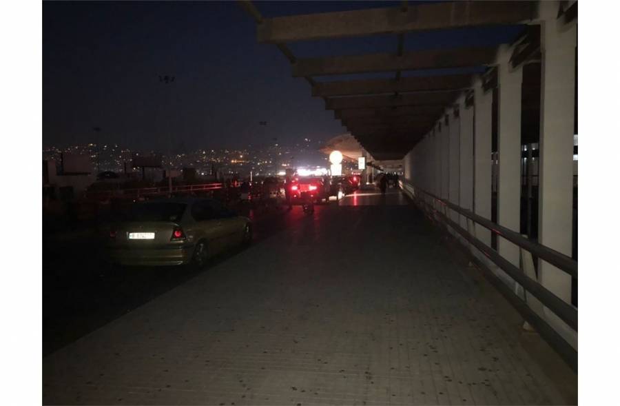 لبنان يغرق في ظلام