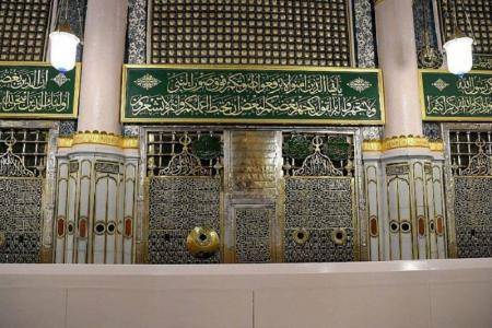 السعودية: زيارة قبر الرسول للرجال فقط