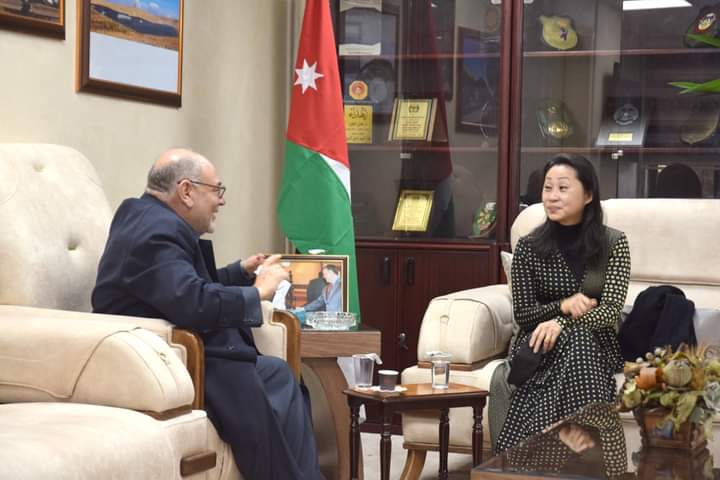 الزبون يلتقي ممثلة اليونسكو في الأردن لبحث سبل التعاون في مجال التراث الثقافي