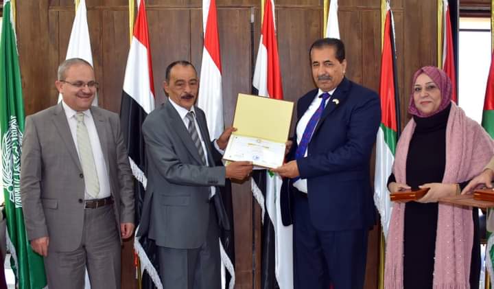 الشبكة الأوروبية العربية للدراسات تكرم جامعة جدارا بوسام الصداقة الدولية