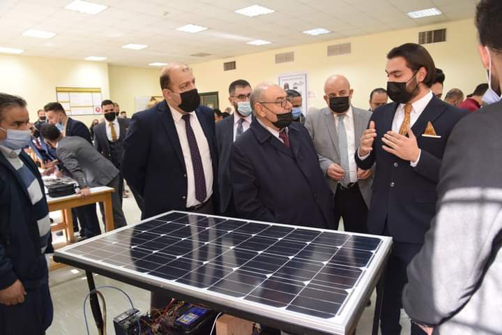 الزبون يفتتح معرض مشاريع تخرج هندسة الهاشمية