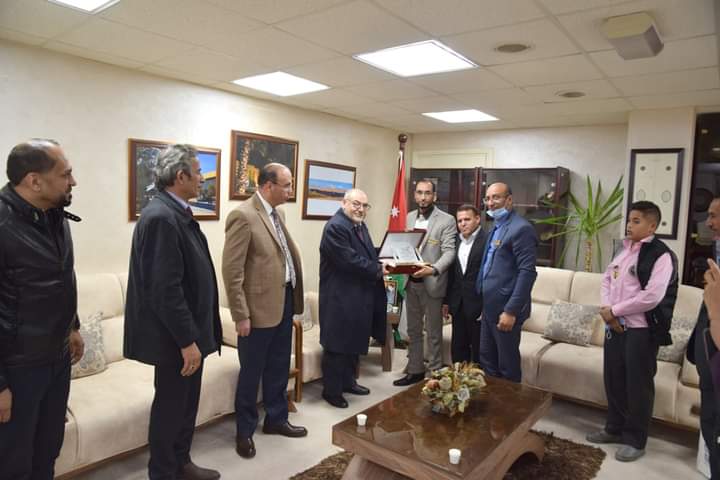 أكاديمية زدني علماً تكرم الجامعة الهاشمية توطيداً للشراكة المجتمعية...صور