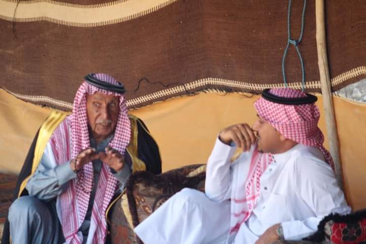 الشريف عبدالله الهجاري من السعودية يعبر عن عشقه للأردن بترويجه سياحيا.