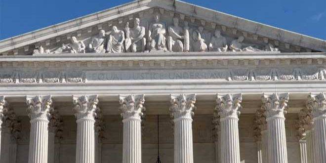 المحكمة العليا الأمريكية ترفض خطط بايدن للتطعيم الإلزامي