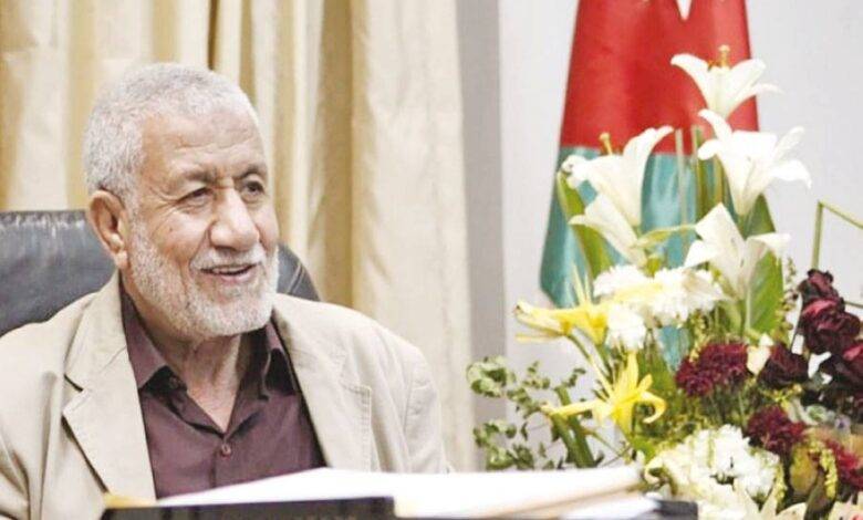 الداود يواصل قيادة فريق «كرة شباب العقبة»