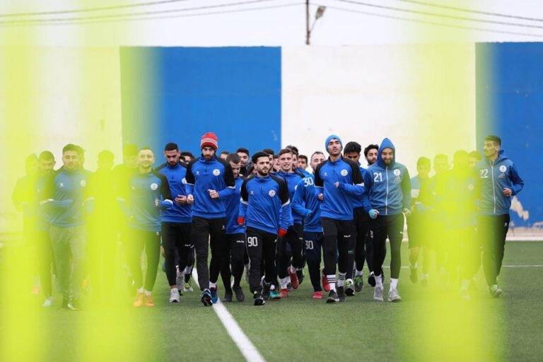 بطل الدوري يباشر تدريباته استعدادا للدفاع عن لقبه (صور)