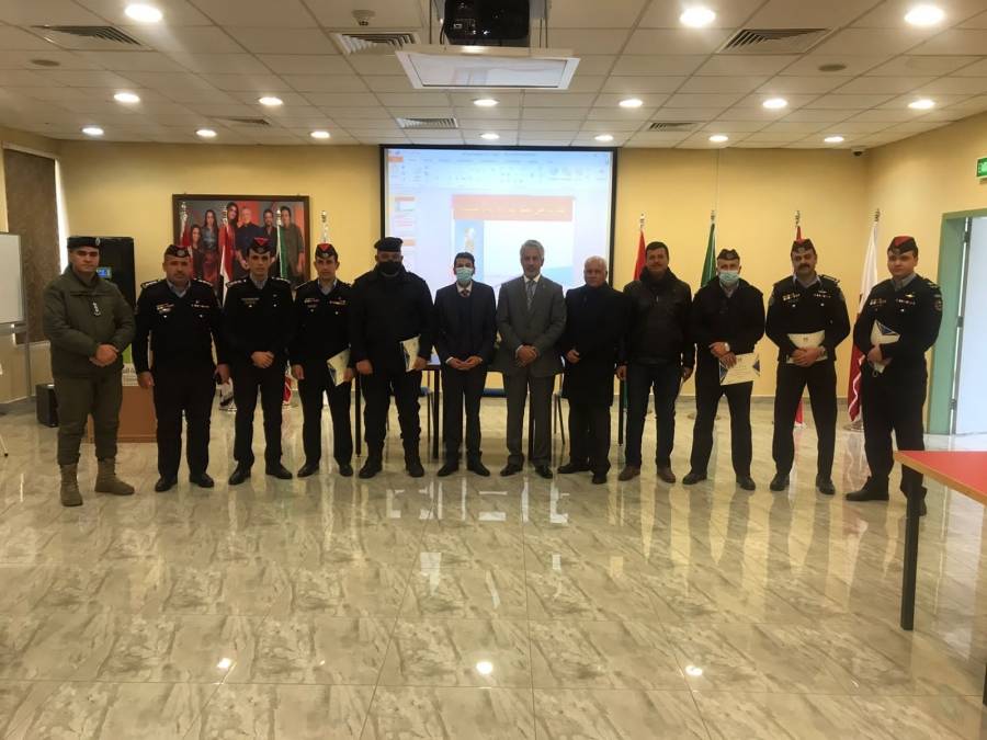 تخريج دورة تدريبية لمرتبات جهاز الأمن العام في الجامعة العربية المفتوحة... صور