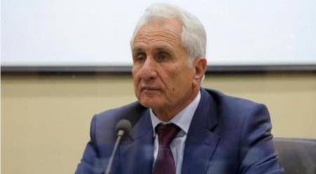 عويس يكشف عن 3 خيارات تتعلق بالفصل الدراسي الثاني