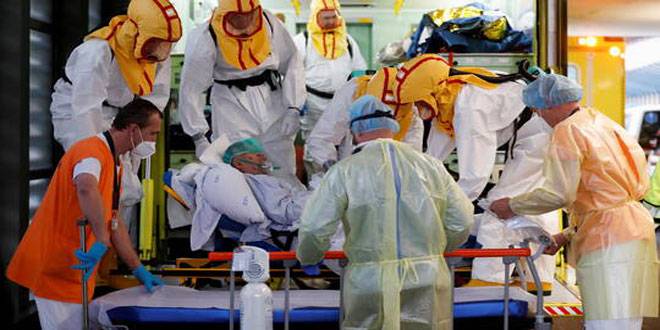 التشيك تتوقع ارتفاعاً بعدد الإصابات بمتحور أوميكرون