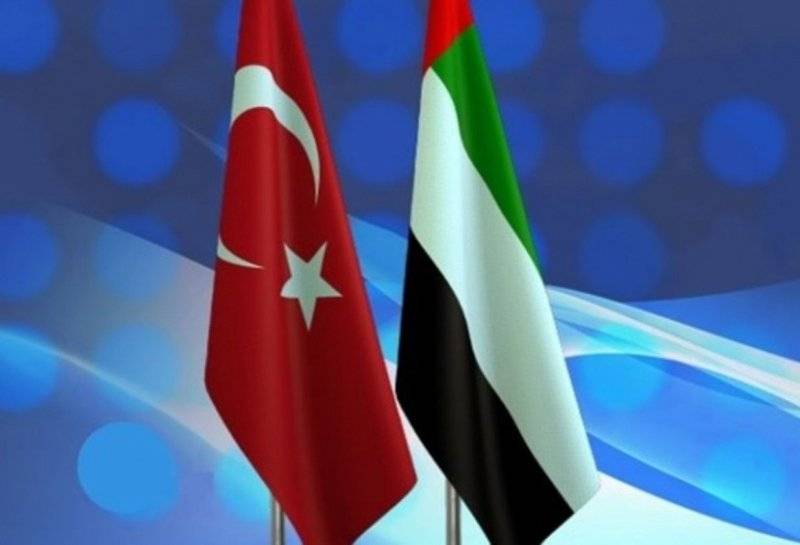 الإمارات وتركيا تتفقان على تبادل نحو 5 مليارات دولار بالعملتين المحليتين