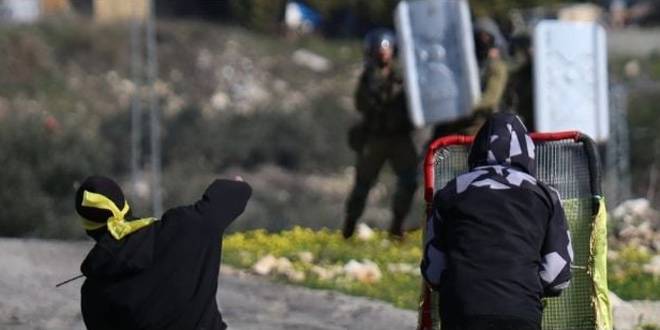 إصابة عشرات الفلسطينيين جراء قمع الاحتلال مظاهرات في الضفة