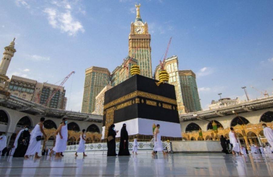 الطيار الغامدي يكشف أسباب عدم مرور الطائرات فوق سماء مكة المكرمة... تفاصيل