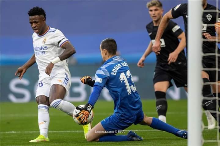 ريال مدريد يتعادل بصعوبة مع إلتشي