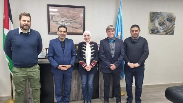 مذكرة تفاهم بين جامعة العقبة للتكنولوجيا و جامعة الحسين التقنية مع  مشروع صحارى فورست