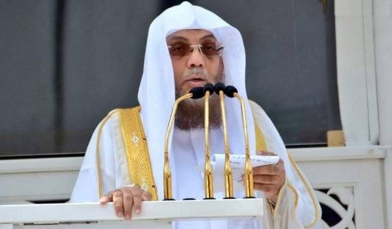 خطيب الحرم المكي يطوف في جولة مع صفات عباد الرحمن