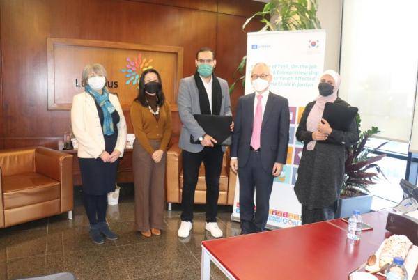 سفير كوريا الجنوبية ومديرة اليونيسكو في الأردن يزوران كلية لومينوس