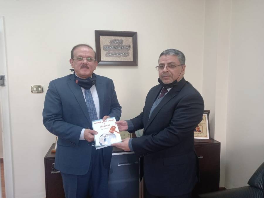 رئيس جامعة مؤتة يلتقي الملحق الثقافي الليبي