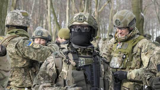 قائد أوكراني: لا خطط لنشر عسكريين في القرم