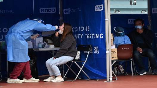 علماء صينيون يطوّرون اختبارا جديدا لكورونا يتميز بالسرعة والدقة