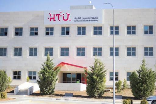 محاضرة حول الروبوتات والذكاء الصناعي في “الحسين التقنية”