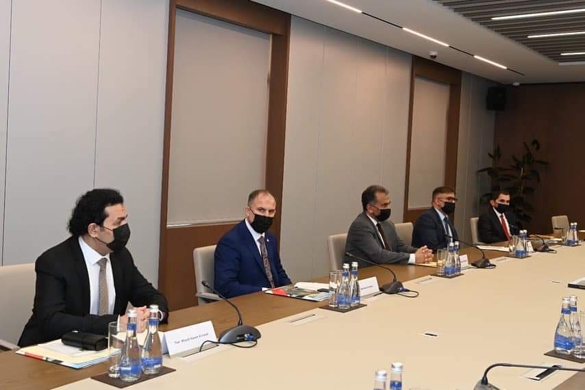 وزير خارجية جمهورية أذربيجان يستقبل وفدًا عراقيًا