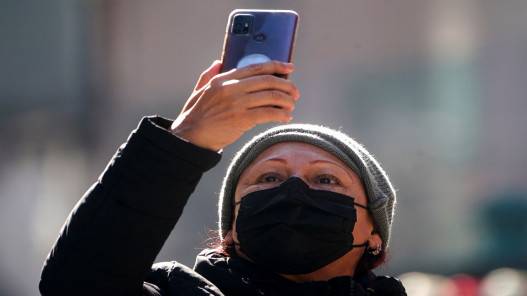 إصابات كورونا العالمية تتجاوز 400.25 مليون