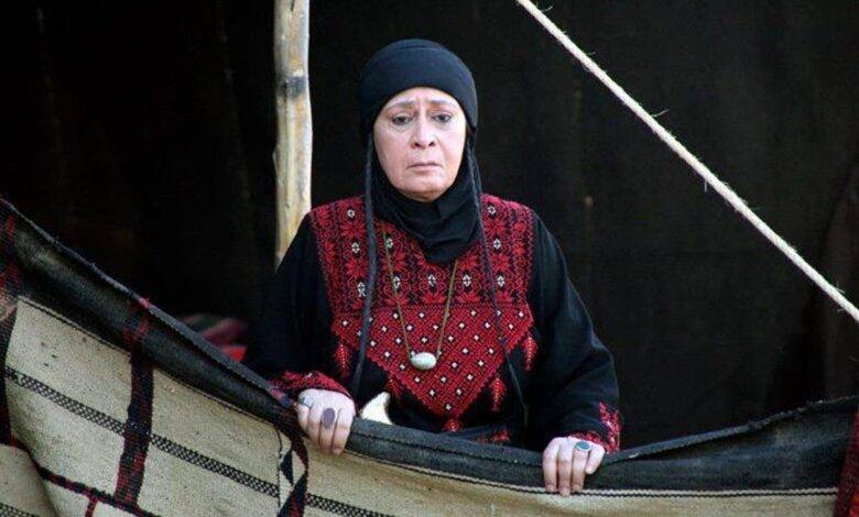الفنانة جولييت عواد أول سيدة تنتسب لعضوية الوحدات – صور
