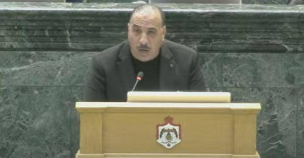 الدعجة للخصاونة: حارب الفساد وسندعمك
