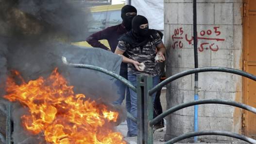 الاحتلال يعتقل 16 فلسطينيا بالضفة الغربية والقدس المحتلة