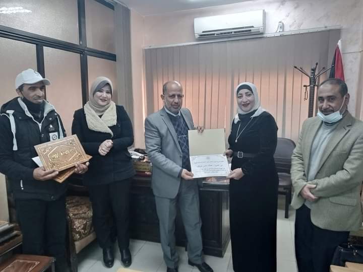 مدير تربية لواء البادية الشمالية الغربية يكرم المعلمات المشرفات على مبادرة حقق _صور