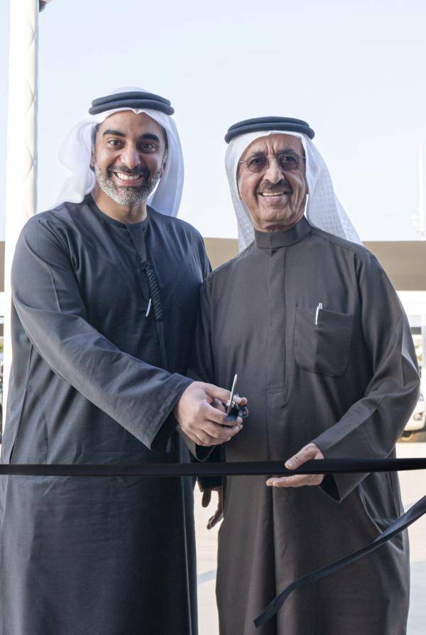 حشر بن مكتوم يفتتح أحدث متاجر  كارتر آند وايت الاماراتية في دبي هاربر