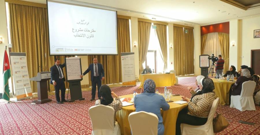 الأسرة النيابية تعقد جلسة حول مقترح قانون الانتخاب