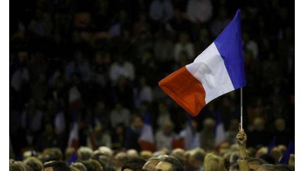 فرنسا تدعو رعاياها لمغادرة أوكرانيا و لوفتهانزا الألمانية تعلق رحلاتها