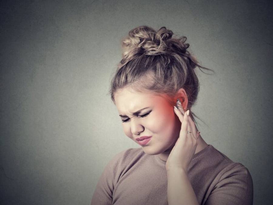 هل يؤثر أوميكرون على السمع؟