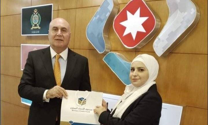 تكريم الموظف المثالي في صندوق الإئتمان العسكري