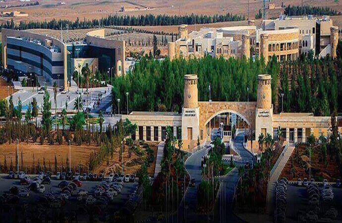 جامعة العلوم والتكنولوجيا تبحث التعاون مع المؤسسات الأكاديمية في نيجيريا