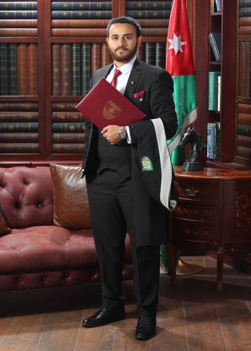 بسام العدوان يُهنئ نجله خالد بالتخرج