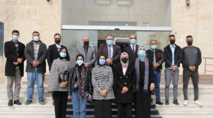 أعضاء مجلس الطلبة في جامعة الزرقاء يؤدون القسم