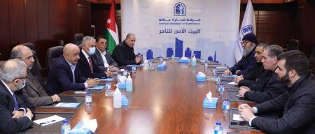 تجارة عمان تطالب بالعودة للقوائم الاسترشادية وتنظيم الطرود البريدية