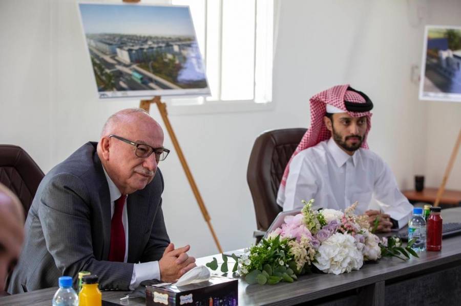 وزير الأشغال يزور مشروع براحة الجنوب في قطر