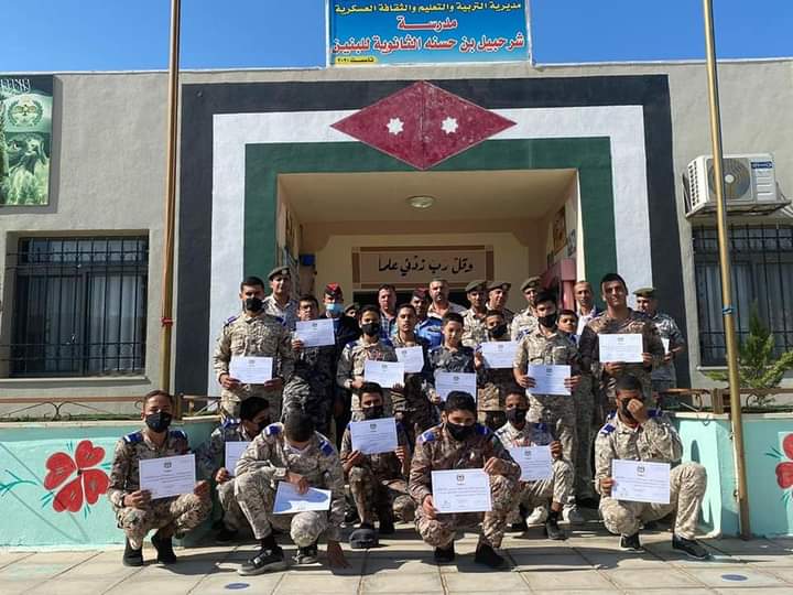 مديرية التربية والتعليم والثقافة العسكرية تشارك بمبادرة (مجتمع بيئتي الأجمل).