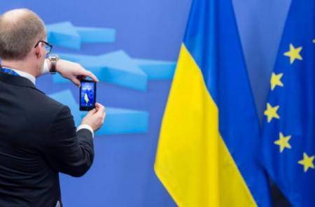 الاتحاد الأوروبي يرسل أسلحة ومعدات لأوكرانيا بقيمة 500 مليون يورو