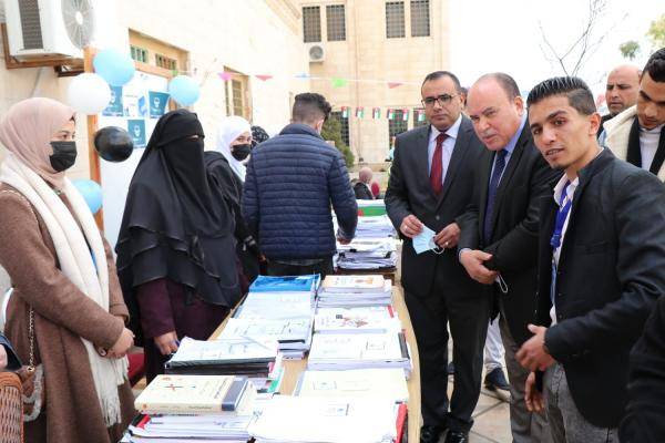 رئيس جامعة العلوم الإسلامية العالمية يطلق حملة تبادل الكتب بين طلبة الجامعة