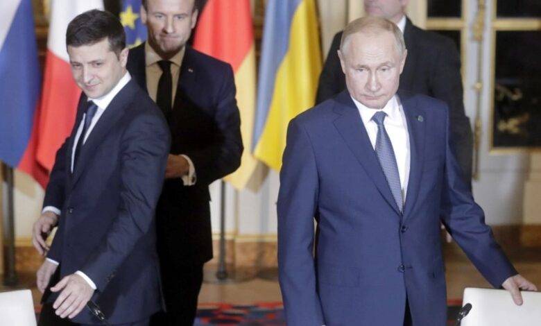 زيلينسكي لبوتين: اجلس معي.. أنا لا أعض