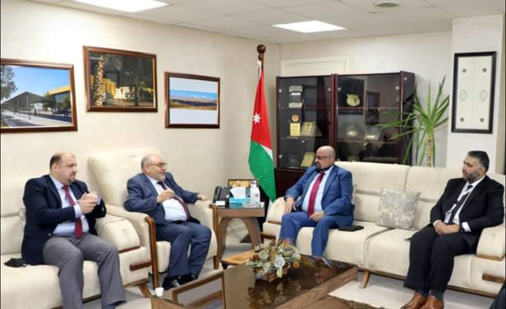 الجامعة الهاشمية تبحث توسيع أطر التعاون مع مجموعة SMT لأمن المعلومات