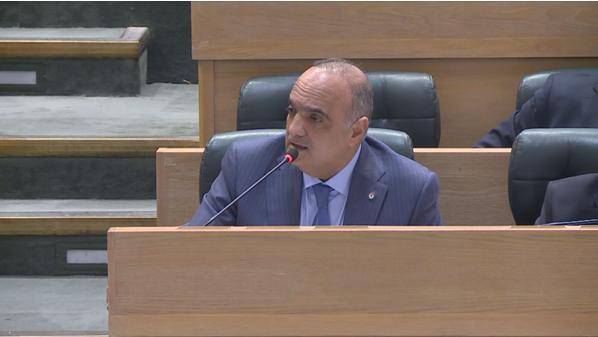 الخصاونة: توفير المبلغ المخصص لشمول جميع المتقدمين للمنح والقروض خلال يومين