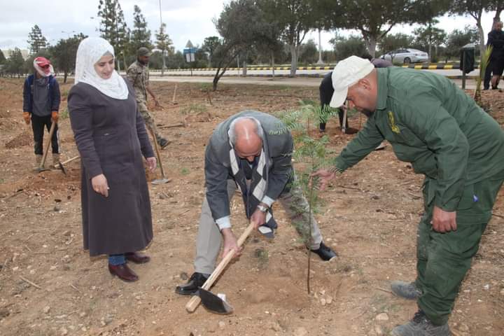 تزامنا مع احتفالات الجامعة بالمناسبات والأعياد الوطنية آل البيت تحتفل بيوم الشجرة